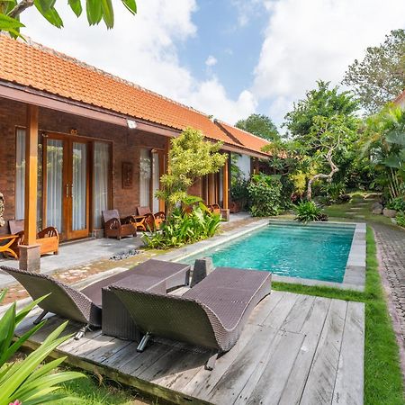 Jinar Guest House Canggu Екстериор снимка
