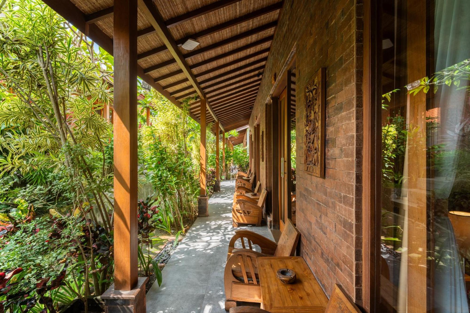 Jinar Guest House Canggu Екстериор снимка